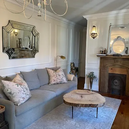 Quintessential French Quarter Apartment