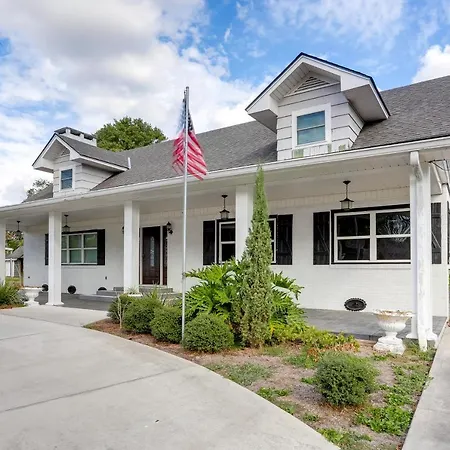 Elegant Escape With Furnished Porch! * New Orleans