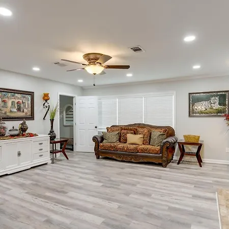 Elegant Escape With Furnished Porch! New Orleans