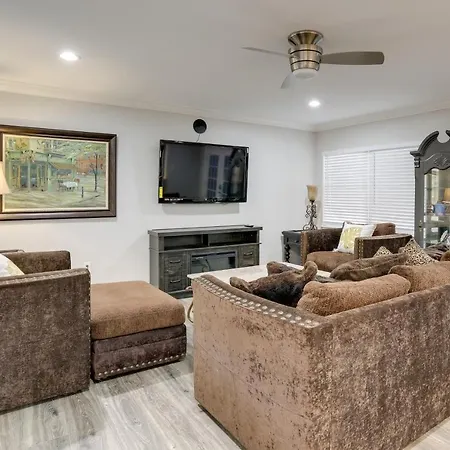 Holiday home Elegant Escape With Furnished Porch! New Orleans