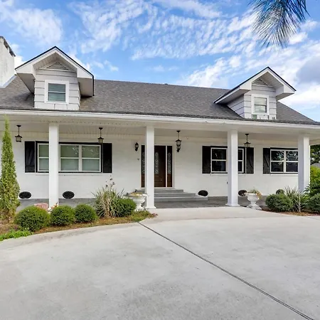 Elegant Escape With Furnished Porch! New Orleans