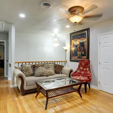 Holiday home Elegant Escape With Furnished Porch! *