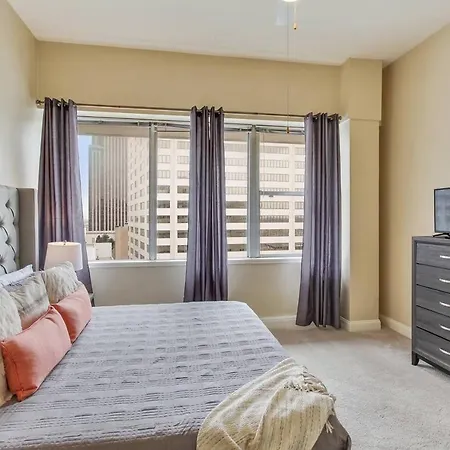 Holiday home #1403- Enormous Sleeps 4 W Coffee
