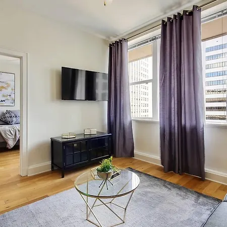 Holiday home #1406- 14th Fl King Bed Close To Superdome & Saenger