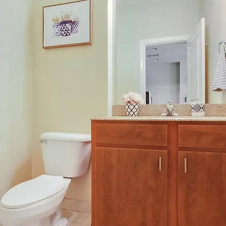 #1403- Enormous Sleeps 4 W Coffee * New Orleans