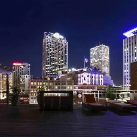 #1110 Upscale Amazing Bed Pool Sleeps 2 Holiday home New Orleans