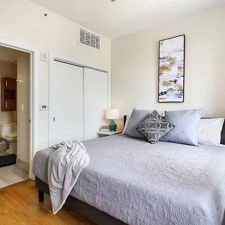 Holiday home #1406- 14th Fl King Bed Close To Superdome & Saenger