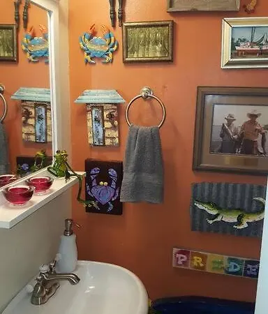 Tropical Oasis Getaway With A Private Pool & Spa New Orleans