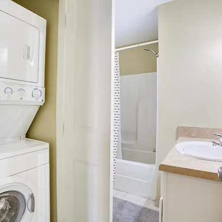 4 Mi To French Quarter Bright Home! Holiday home New Orleans