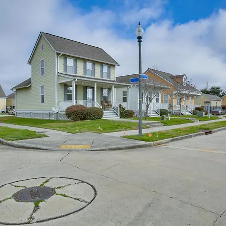 4 Mi To French Quarter Bright Home! Holiday home New Orleans