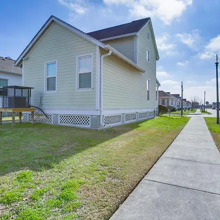 4 Mi To French Quarter Bright Home! Holiday home New Orleans