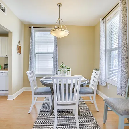 Holiday home 4 Mi To French Quarter Bright Home!