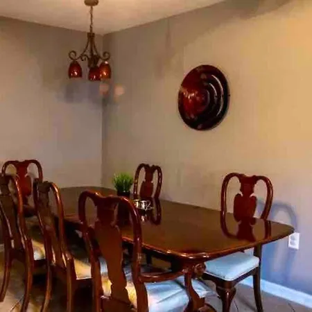 Quiet Cozy 3bedroom 10 Minutes From Downtown Holiday home New Orleans