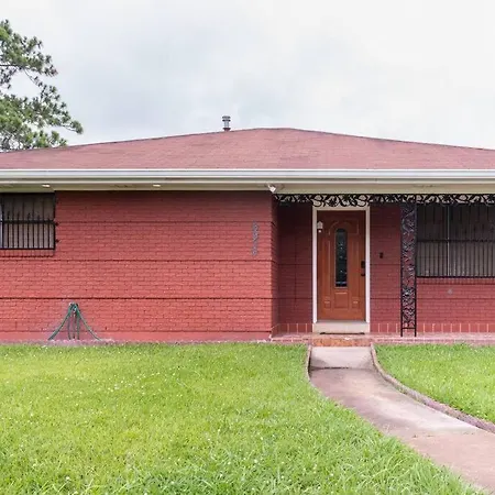 Holiday home Quiet Cozy 3bedroom 10 Minutes From Downtown *