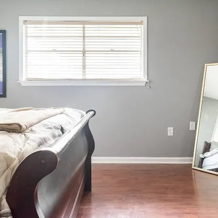 Quiet Cozy 3bedroom 10 Minutes From Downtown Holiday home New Orleans
