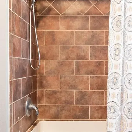 Quiet Cozy 3bedroom 10 Minutes From Downtown Holiday home