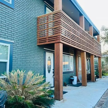 The Cozy Nola Home!