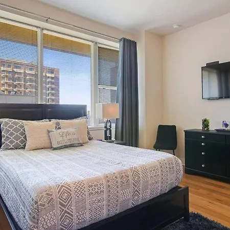 Apartment Modern Nola With Rooftop Pool