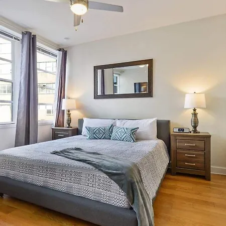 Modern Nola With Rooftop Pool Apartment