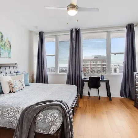 Apartment Modern Nola With Rooftop Pool
