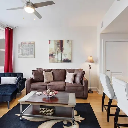 Modern Nola With Rooftop Pool Apartment