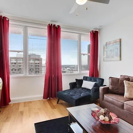 Modern Nola With Rooftop Pool Apartment