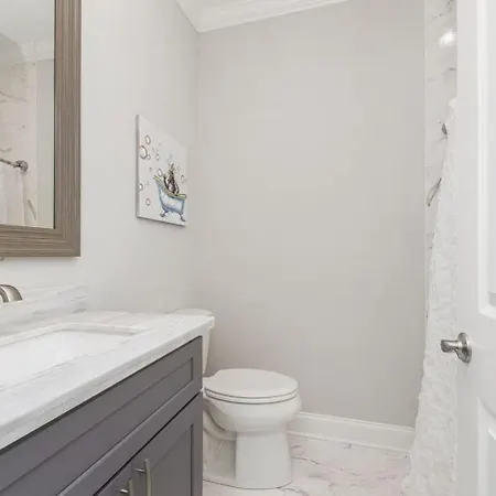 4br Eclectic Mid-city Abode Parking New Orleans