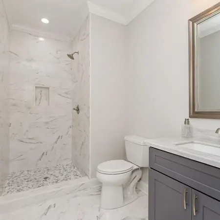4br Eclectic Mid-city Abode Parking * New Orleans