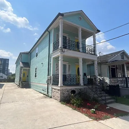 Holiday home 4br Eclectic Mid-city Abode Parking New Orleans