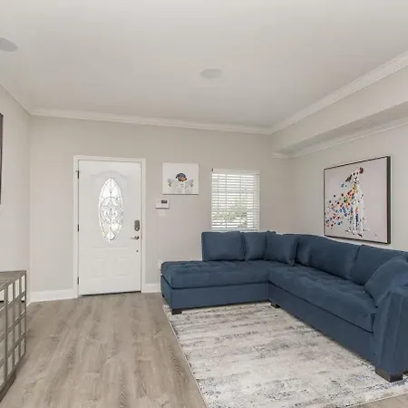 Holiday home 4br Eclectic Mid-city Abode Parking New Orleans