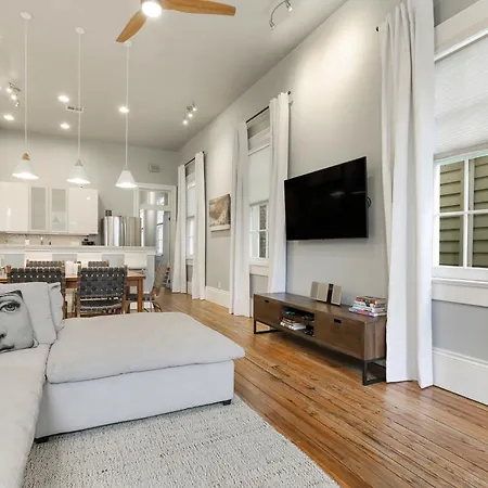 Apartment Magazine Street Historic Luxury