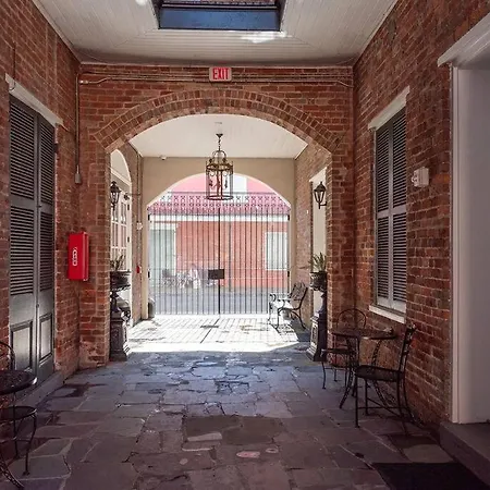 St. Philip Manor French Quarter *
