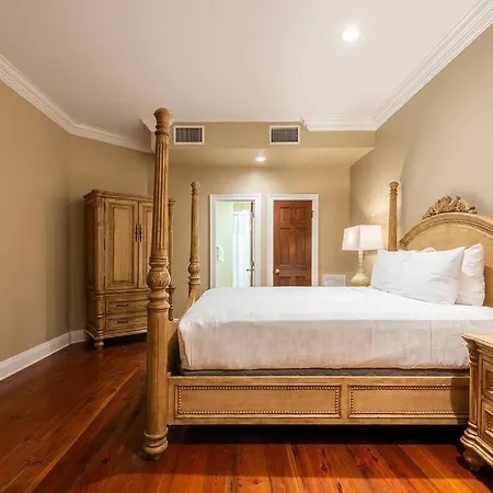 St. Philip Manor French Quarter New Orleans