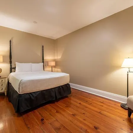 Hotel St. Philip Manor French Quarter *