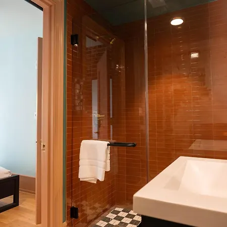 Lavish 4 Bed 3 Bath Chez Moi With Pool Holiday home *