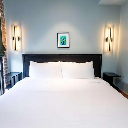 Lavish 4 Bed 3 Bath Chez Moi With Pool