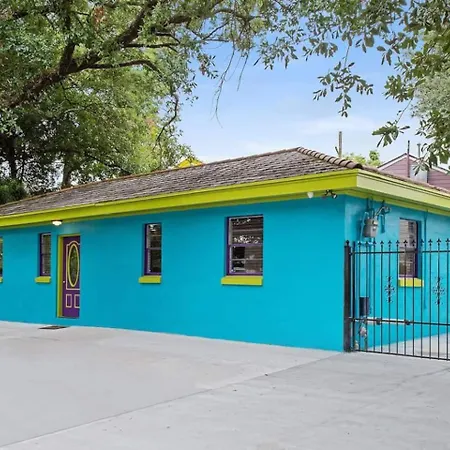 Charming French Quarter Hideaway With Private Patio * New Orleans