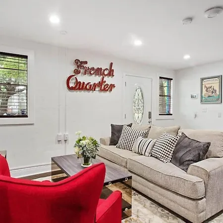 Charming French Quarter Hideaway With Private Patio Holiday home New Orleans