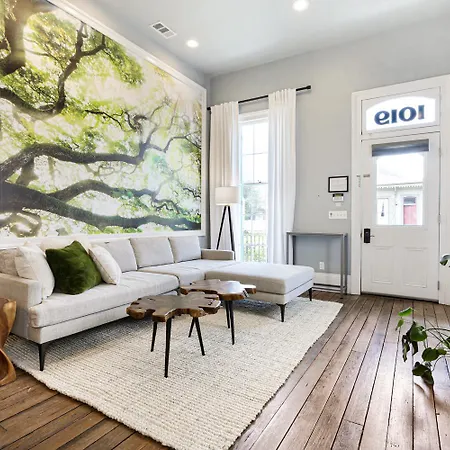 Magazine Street Historic Luxury Apartment
