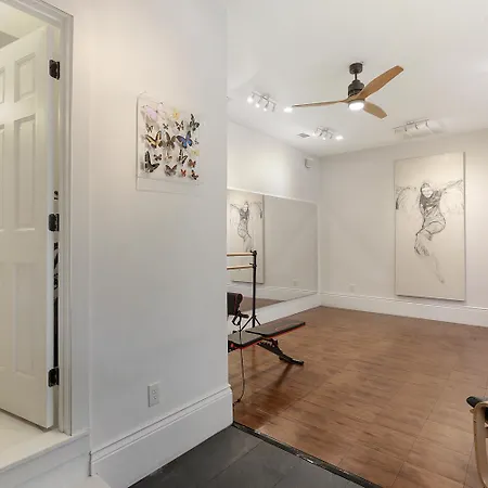 Magazine Street Historic Luxury Apartment *