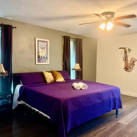 Holiday home Le Belle - 4 Bdrm With Pool Table - Pet Friendly