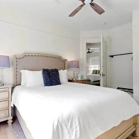 Uptown Escape - Balconies, 3br & Full Kitchen Holiday home New Orleans