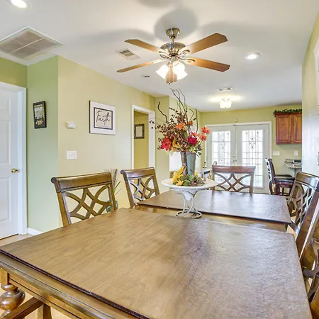 Walk To And Dining Remote Working Hub With Patio Holiday home