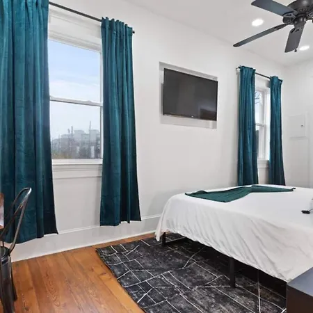 Chic 2br Retreat Near French Quarter New Orleans