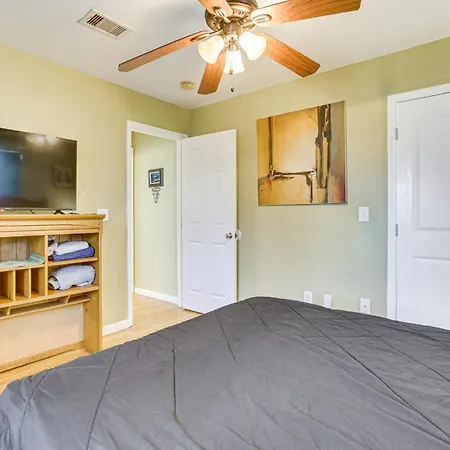 Holiday home Walk To And Dining Remote Working Hub With Patio