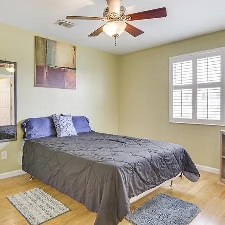 Walk To And Dining Remote Working Hub With Patio Holiday home