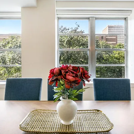 Big Easy Elegance: 4-bedroom In The Heart Of