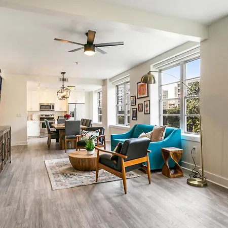 Big Easy Elegance: 4-bedroom In The Heart Of Apartment *