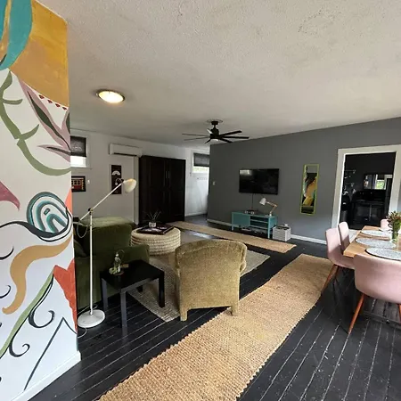 Hotel Algiers Point W Full Kitchen *