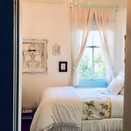 4br 3 Ba Huge, Balcony, Cemetery, Streetcar Sleeps 8! * New Orleans